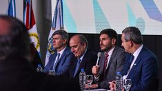 Maximiliano Pullaro respaldó a los intendentes en la reunión con el ministro Francos por subsidios al transporte.