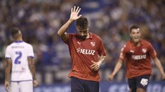 Joaquín Laso acaba de convertir su gol para la victoria del Rojo ante Vélez. Joaquín Laso acaba de convertir su gol para la victoria del Rojo ante Vélez.