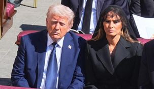 Donald Trump se vistió de azul.