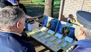 El cargamento hallado constaba de 8 kilos y 445 gramos de cocaína, con un costo aproximado de $134 millones.
