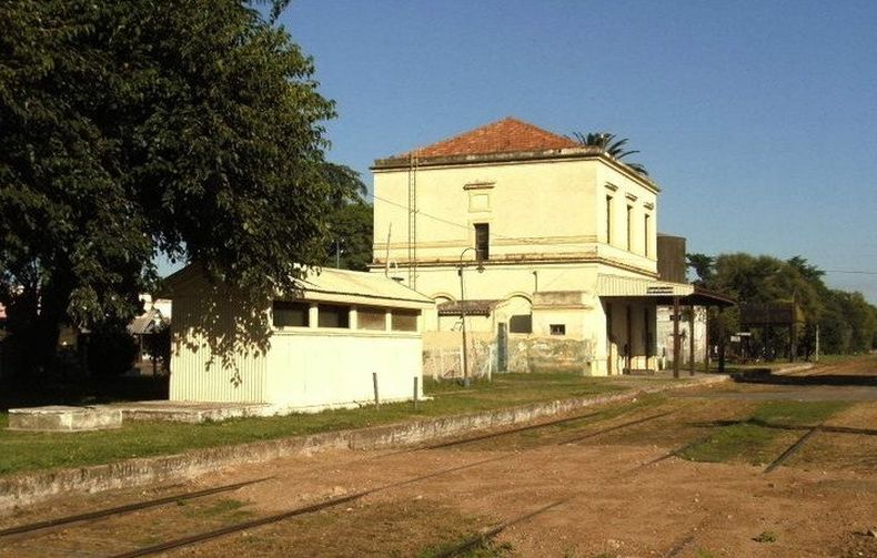 El acceso por ruta convierte a Capitán Sarmiento en una escapada corta y accesible.