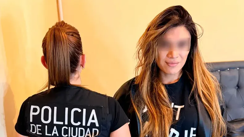 Luciana Martínez detenida por la Policía de la Ciudad.