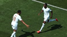 Francia, con tres goles de Ousmane Dembélé, venció 4 a 1 a Noruega y finalizó la fase de grupos con puntaje ideal. Francia, con tres goles de Ousmane Dembélé, venció 4 a 1 a Noruega y finalizó la fase de grupos con puntaje ideal.