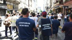 Los aceiteros realizarán una huelga en todo el país el miércoles, en rechazo a la Ley Bases y el paquete fiscal. Los aceiteros realizarán una huelga en todo el país el miércoles, en rechazo a la Ley Bases y el paquete fiscal.