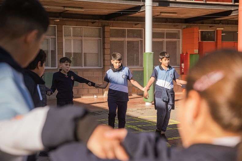 Se trata de una institución educativa pública de gestión privada que cuenta con una cuota social mínima.  