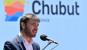 El gobernador Ignacio Torres realizó la presentación ante la Justicia Federal de Chubut.