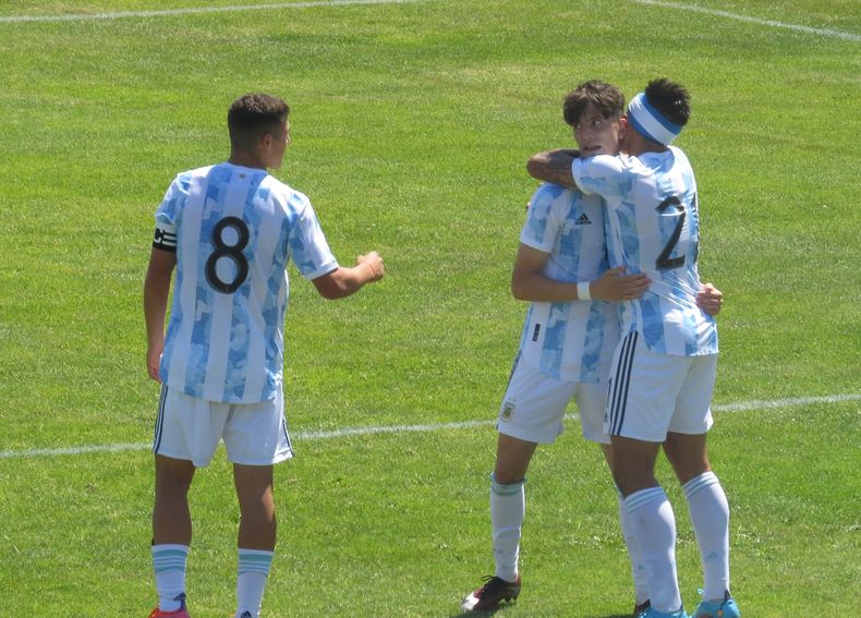 El golazo de Garnacho para poner a Argentina 1-0