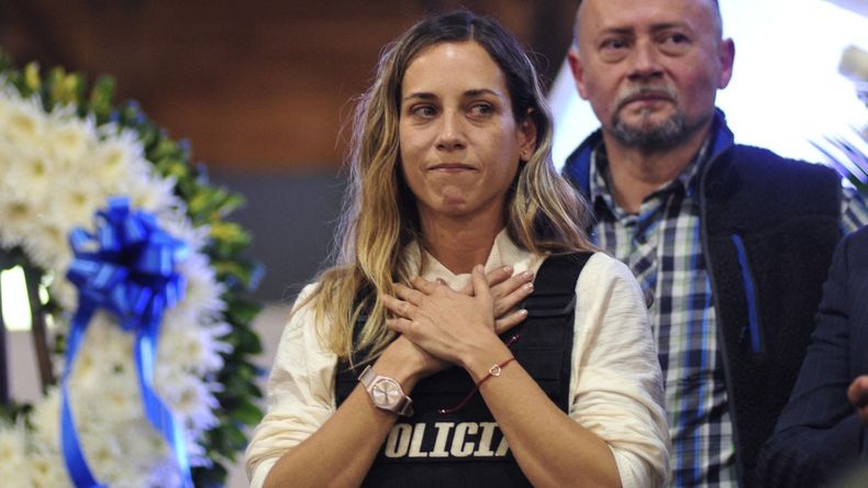 Andrea González durante un acto homenaje al candidato asesinado Fernando Villavicencio.