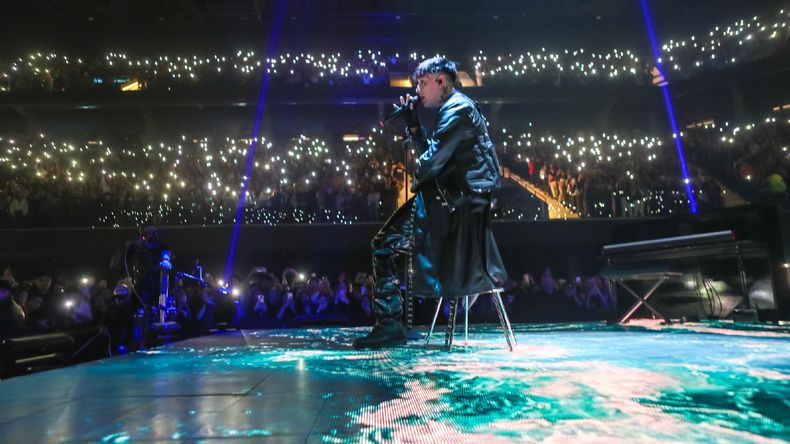Tiago PZK inició su gira mundial a estadio lleno y con invitados de lujo