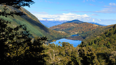 El pueblo Mapuche Lafkenche ofrece una oportunidad única para conocer sus costumbres y su vínculo con el territorio. El pueblo Mapuche Lafkenche ofrece una oportunidad única para conocer sus costumbres y su vínculo con el territorio.