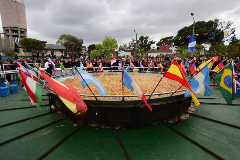 Villa Gesell celebró la 41° Fiesta Nacional de la Diversidad con la tradicional Gran Paella de la Amistad.