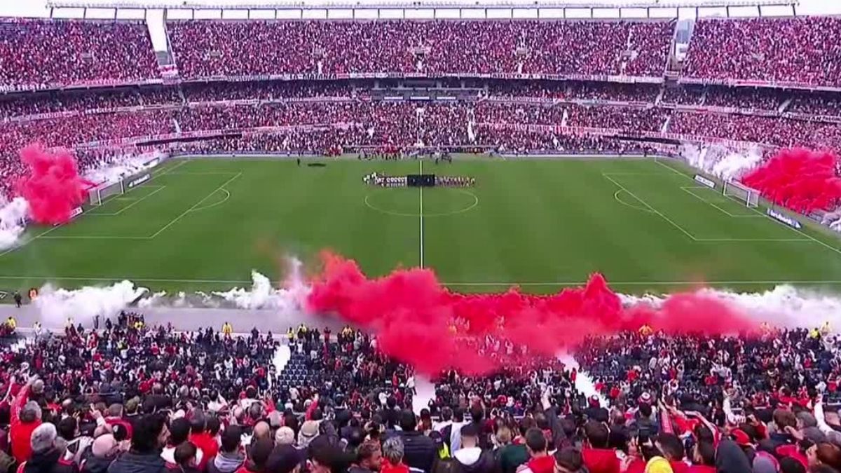 Polémico: hinchas de River cantaron escuche, corran la bola para recibir a  Enzo Fernández en el Monumental