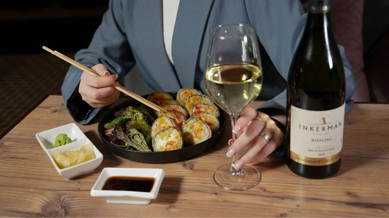 Para quienes disfrutan del sushi y del buen vino, lograr una combinación adecuada puede transformar una simple comida en una experiencia sensorial completa. 