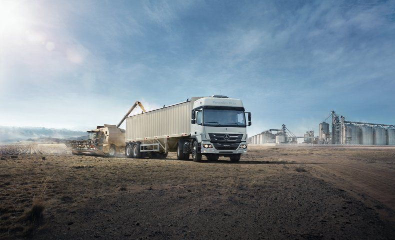 Nzg, 1/50, Camión Dumper Mercedes Benz Arocs 8×4 | Cuotas sin interés