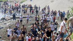 Las redes de tráfico ofrecen cruces clandestinos hacia la península ibérica.