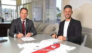 Martín Demichelis firmó su contrato con River.