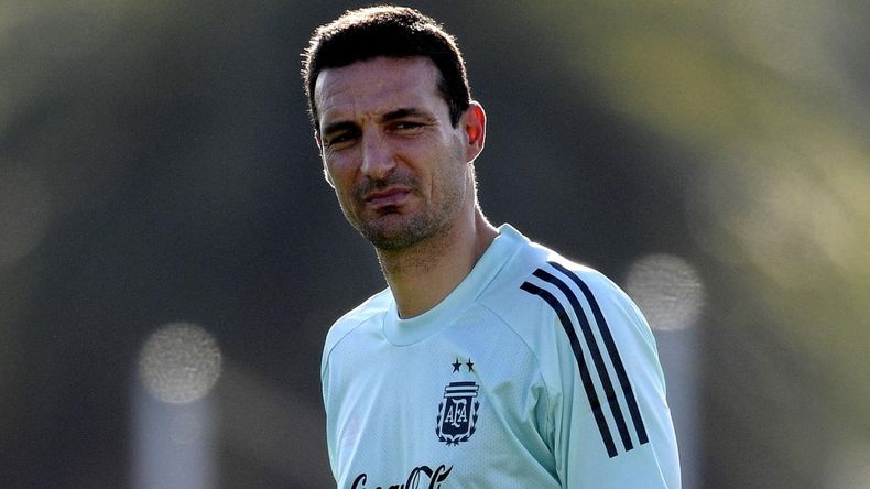 Alejandro Garnacho se fue lesionado en Manchester United y preocupa a la Selección argentina.