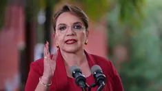 a presidenta de Honduras advirtió a Trump que si avanza con las deportaciones expulsará las bases militares norteamericanas en su país a presidenta de Honduras advirtió a Trump que si avanza con las deportaciones expulsará las bases militares norteamericanas en su país