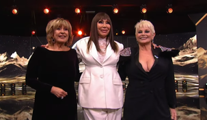Georgina Barbarossa, Moria Casán y Carmen Barbieri en el escenario de los Martín Fierro 2026. Georgina Barbarossa, Moria Casán y Carmen Barbieri en el escenario de los Martín Fierro 2026.