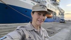 Quién es Nadia Coralina, la bióloga del Conicet que se volvió viral por relatar el streaming desde el fondo del mar. Quién es Nadia Coralina, la bióloga del Conicet que se volvió viral por relatar el streaming desde el fondo del mar.