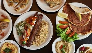 Este restaurante se especializa en cocina armenia.