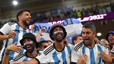 Los hinchas argentinos coparon el estadio. Los hinchas argentinos coparon el estadio.