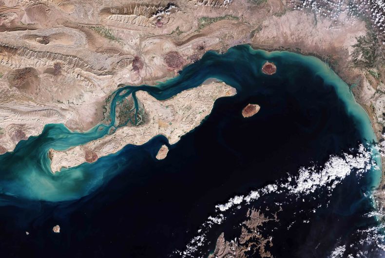 La isla Larak es un punto clave para el control del estrecho de Ormuz.