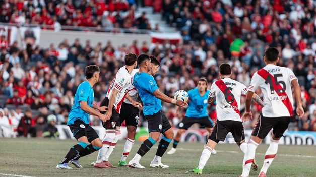 River y Belgrano se enfrenan en la final del Torneo Apertura 2026.