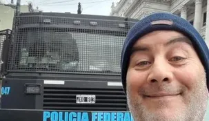 Empresario y militante libertario amenazó de muerte a dirigentes políticos y ahora deberá realizar donaciones al Garrahan Empresario y militante libertario amenazó de muerte a dirigentes políticos y ahora deberá realizar donaciones al Garrahan