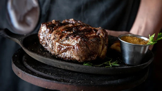 La parrilla de Buenos Aires que prepara un cordero espectacular0 La parrilla de Buenos Aires que prepara un cordero espectacular0