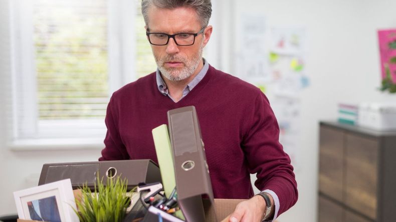 Este programa, que se abona mensualmente, se destina a personas que fueron despedidas sin causa justificada o debido a la finalización de su contrato en una relación laboral. 