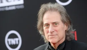 Murió Richard Lewis, el coprotagonista junto a Larry David, de Curb Your Enthusiasm