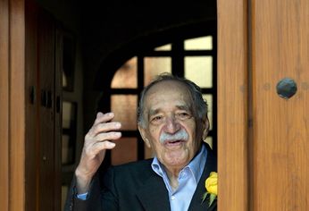 El escritor falleció el 17 de abril de 2014, en la Ciudad de México.