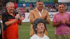 El homenaje a Diego Maradona en LAlcudia. El homenaje a Diego Maradona en LAlcudia.