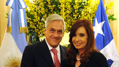 Cristina Kirchner junto a Sebastián Piñera.
