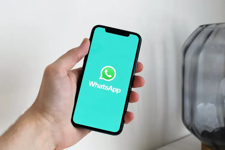 WhatsApp anuncia reacciones en los estados.