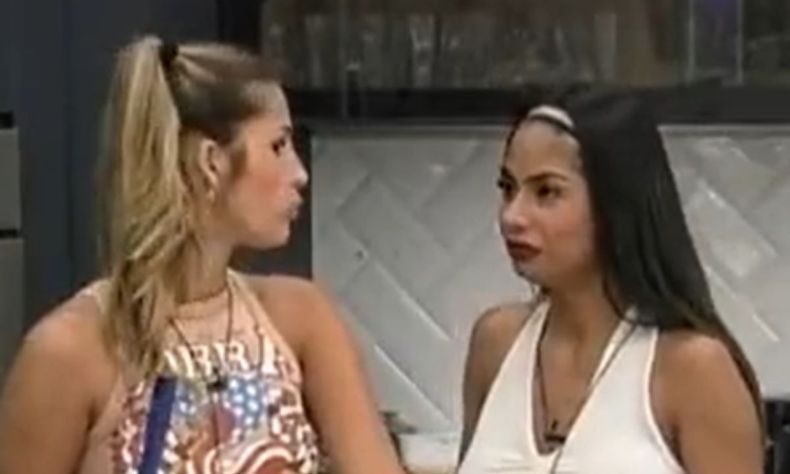 Julieta se mostró muy incómoda en el relato.