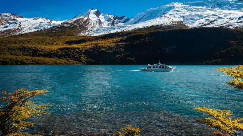 Turismo en Argentina: el lago desconocido que tiene mucho por hacer y está en el sur.