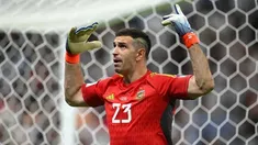La IFFHS eligió al Dibu Martínez como segundo mejor arquero del mundo, detrás de Ederson