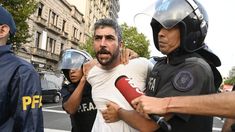 La bancaria exige la liberación de dos detenidos en la marcha de los jubilados y repudiaron la represión en el Congreso