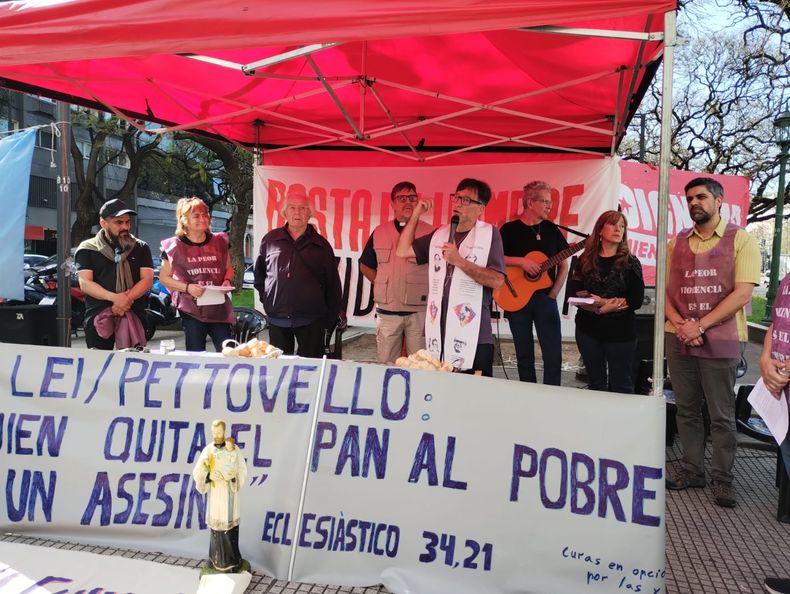 Estarán cada martes a las 15 reclamando por el hambre del pobre.