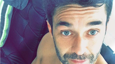 Mariano Martínez y una sugerente frase en las redes: Te ponés en modo avión cuando te bajo el cierre Mariano Martínez y una sugerente frase en las redes: Te ponés en modo avión cuando te bajo el cierre