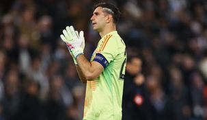 Dibu, tras no lograr la clasificación a la semifinal. Dibu, tras no lograr la clasificación a la semifinal.