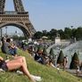La alcaldía de París ordenó la apertura nocturna de los parques. La alcaldía de París ordenó la apertura nocturna de los parques.