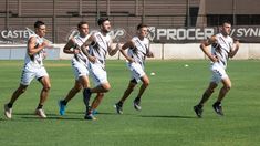 Más de 800 futbolistas de Primera División ya se vacunaron contra el Covid-19.