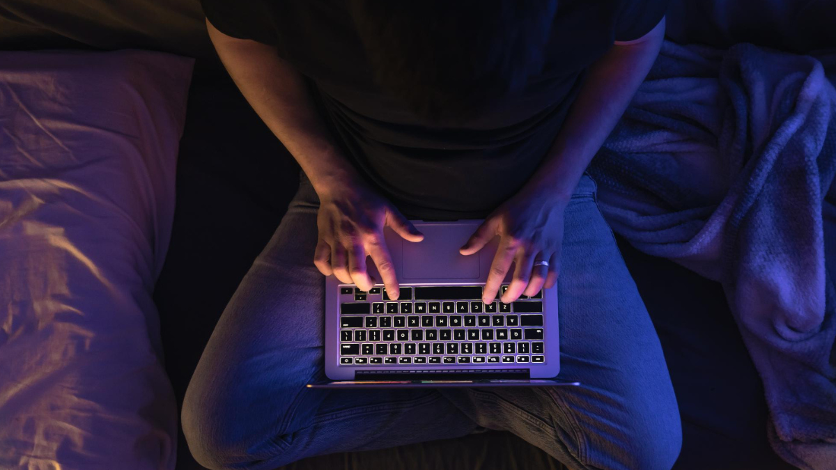 Qué hay detrás de la cultura incel, el movimiento online que promueve el odio contra las mujeres