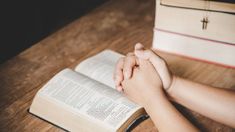 Este recurso busca acompañar a los fieles en su jornada espiritual, brindando enseñanzas para la reflexión personal. Este recurso busca acompañar a los fieles en su jornada espiritual, brindando enseñanzas para la reflexión personal.