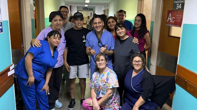 Thiago Medina recibió el alta y dejó el hospital.
