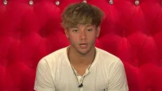 Nacho sorprendió a todos con sus palabras. Nacho sorprendió a todos con sus palabras.