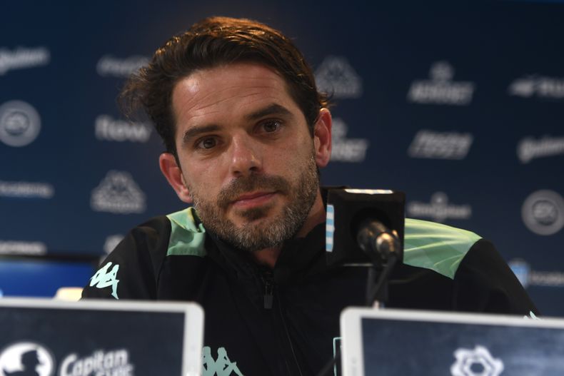 Fernando Gago tratará de repetir el triunfo sobre Boca.